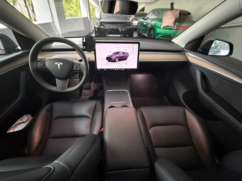 Tesla Model Y — фото 5