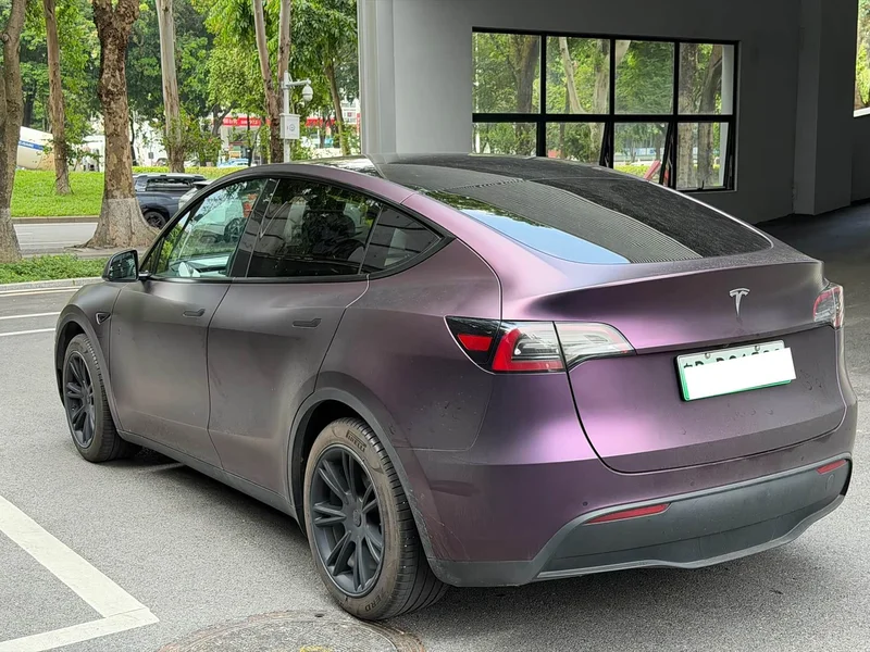 Tesla Model Y — фото 10