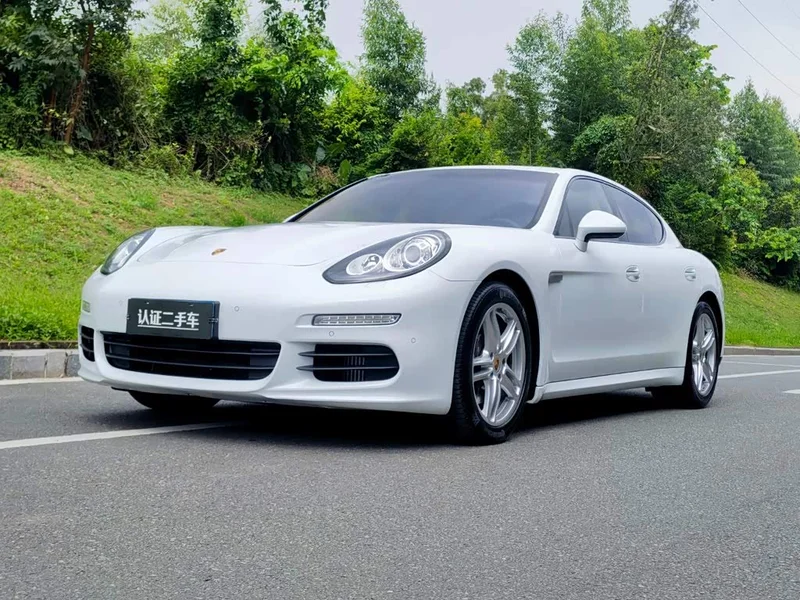 Porsche Panamera — фото 1