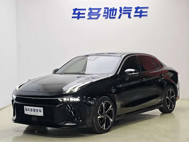 Lynk & Co 03