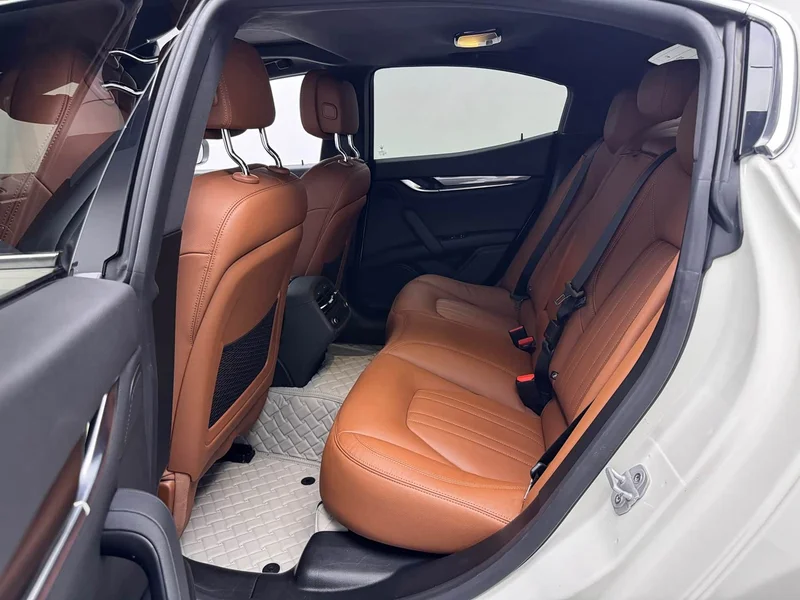 Maserati Ghibli — фото 11