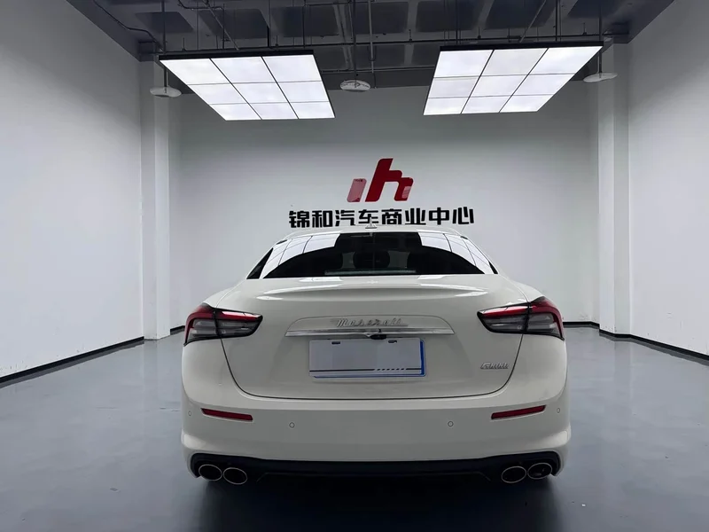Maserati Ghibli — фото 13