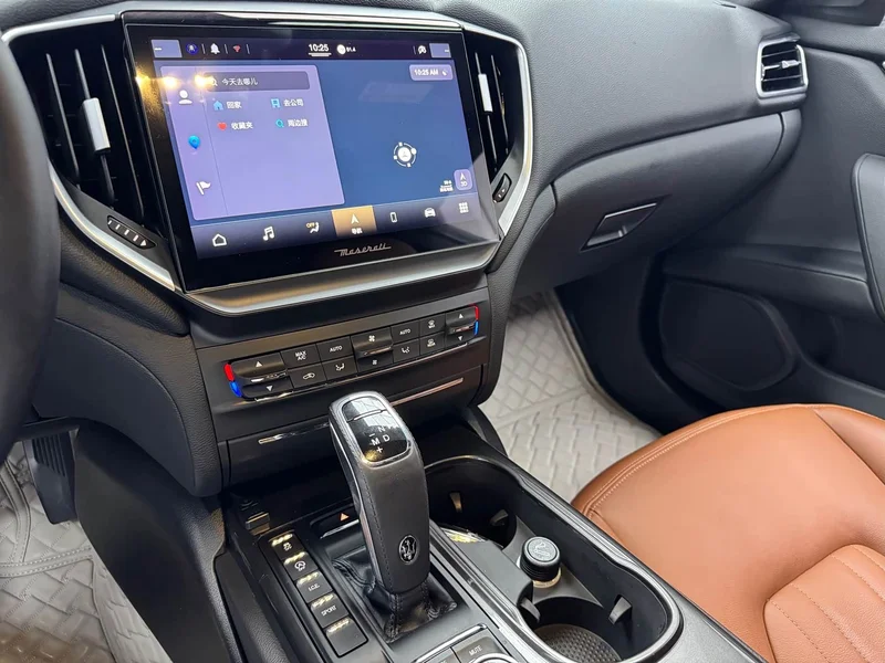 Maserati Ghibli — фото 10
