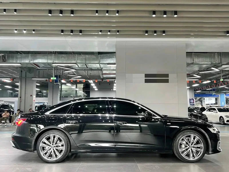 Audi A6L — фото 4