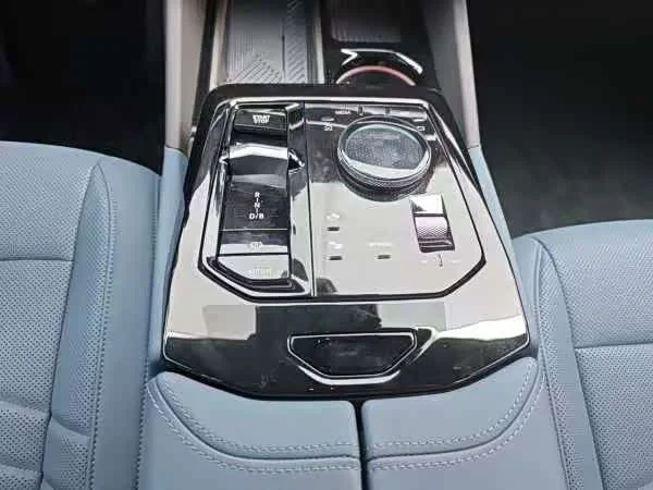 BMW i5 — фото 11