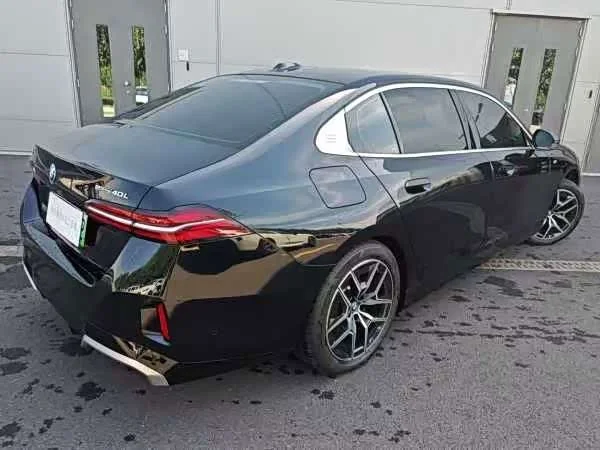 BMW i5 — фото 2