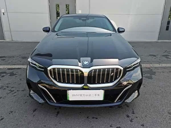 BMW i5 — фото 3