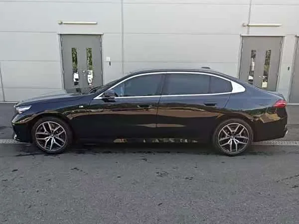 BMW i5 — фото 5