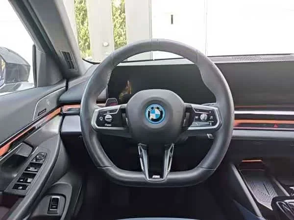BMW i5 — фото 9