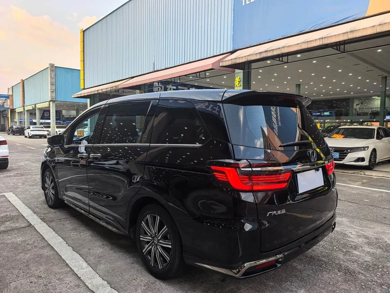 Honda Odyssey — фото 15