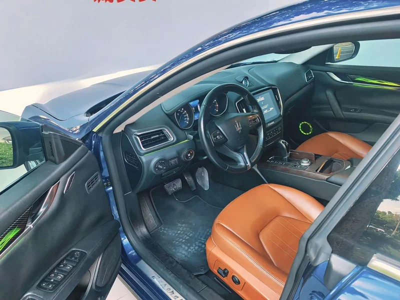 Maserati Ghibli — фото 10