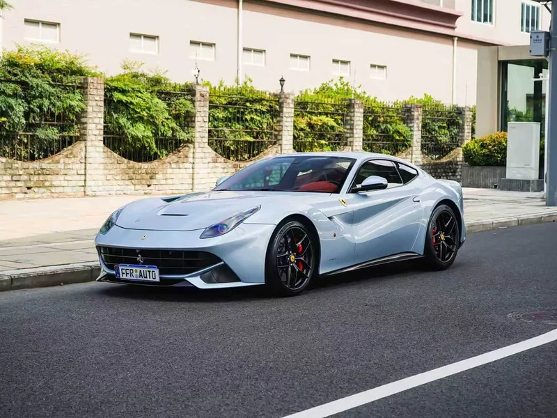 Ferrari F12 Berlinetta — фото 1