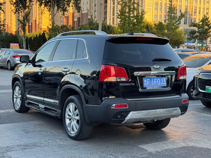 Kia Sorento — фото 4