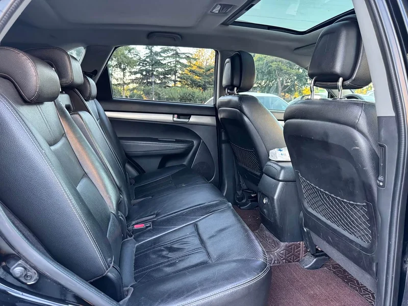 Kia Sorento — фото 8