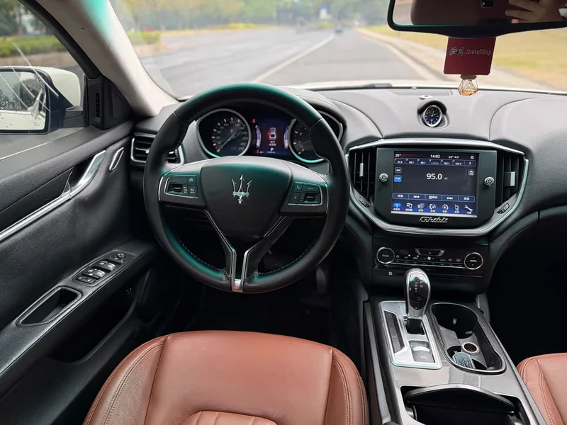 Maserati Ghibli — фото 9