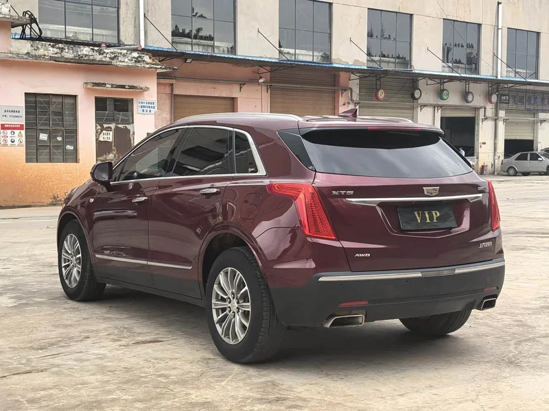 Cadillac XT5 — фото 13