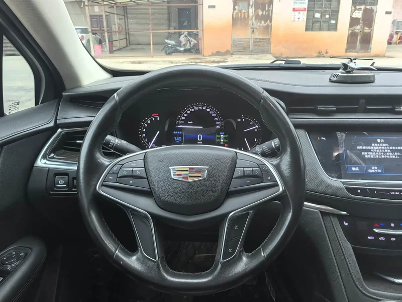 Cadillac XT5 — фото 5