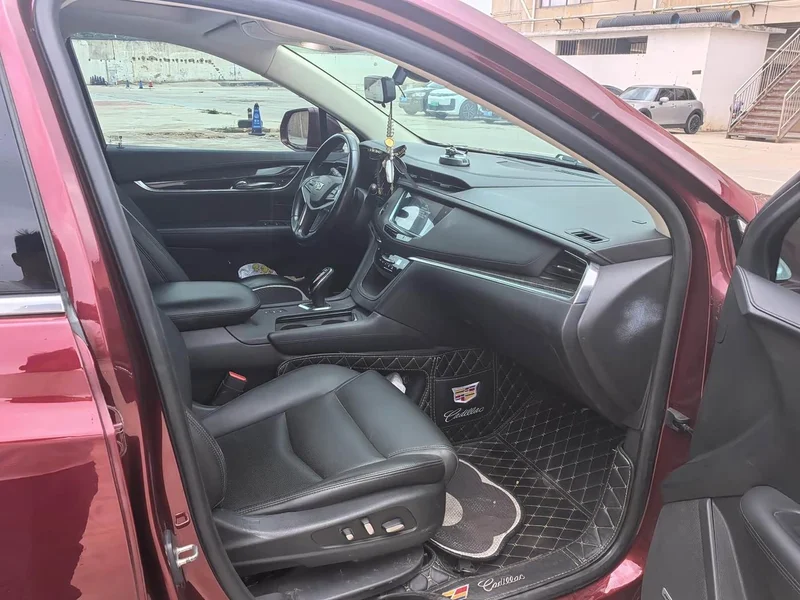 Cadillac XT5 — фото 8