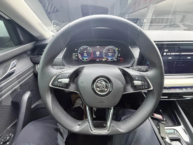 Volkswagen Octavia — фото 11