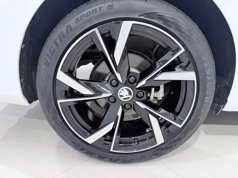 Volkswagen Octavia — фото 17