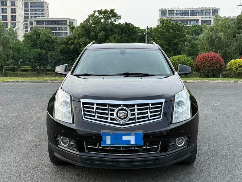 Cadillac SRX — фото 2