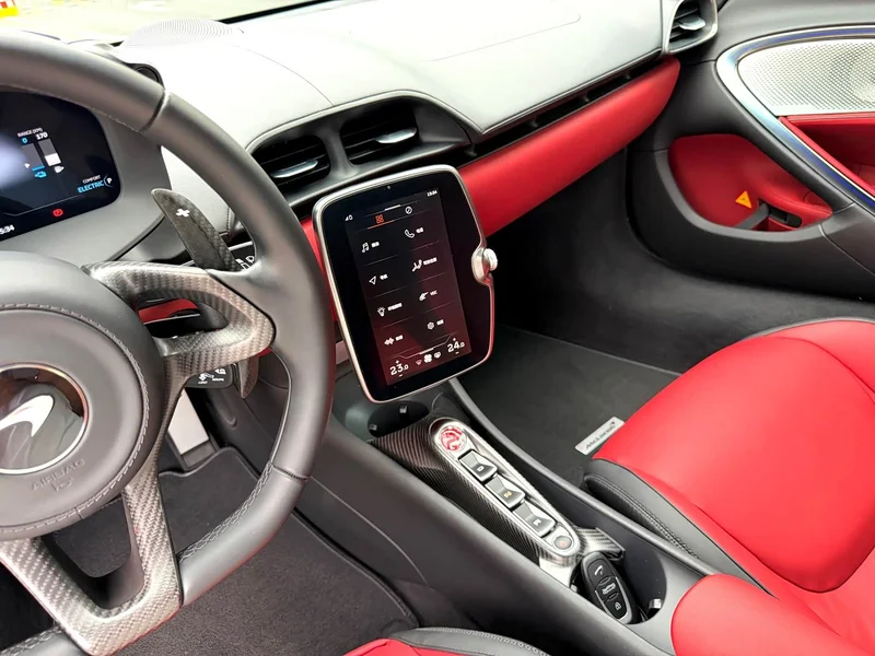 McLaren Artura — фото 11