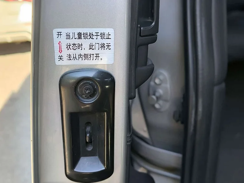 Mitsubishi Grunder — фото 19