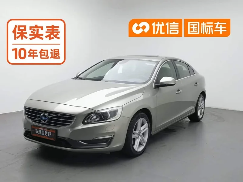 Volvo S60 — фото 1