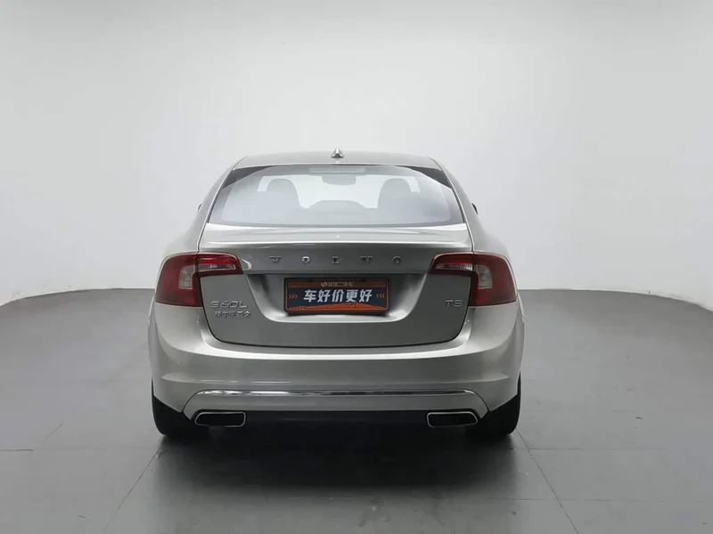Volvo S60 — фото 4