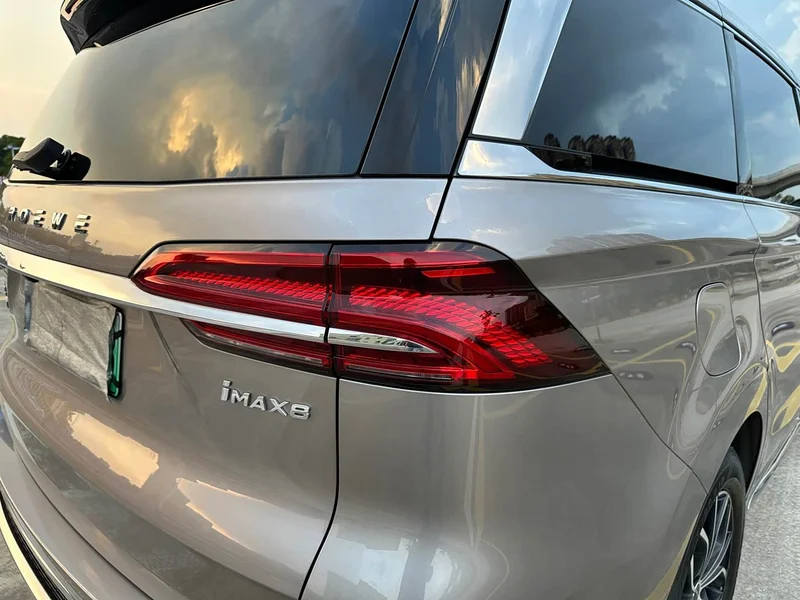 Roewe iMAX8 New Energy — фото 11