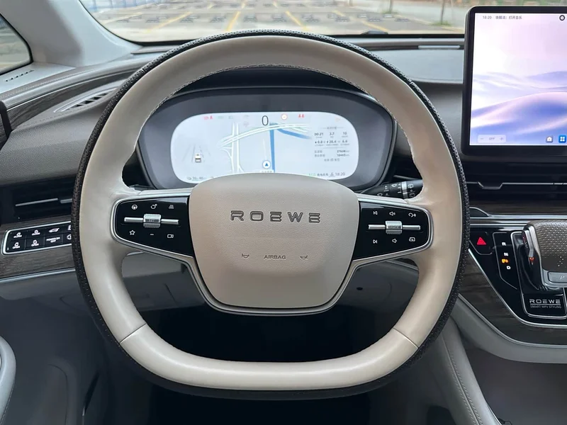 Roewe iMAX8 New Energy — фото 24
