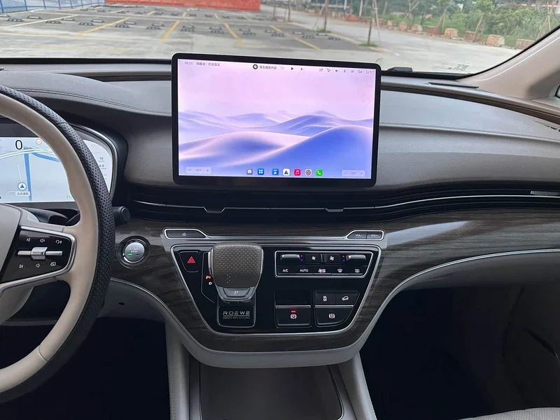 Roewe iMAX8 New Energy — фото 25
