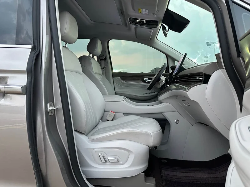 Roewe iMAX8 New Energy — фото 33
