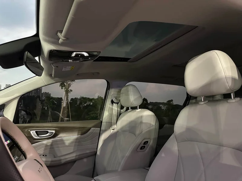 Roewe iMAX8 New Energy — фото 35