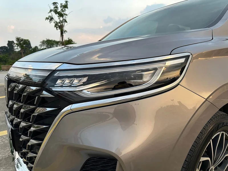 Roewe iMAX8 New Energy — фото 9