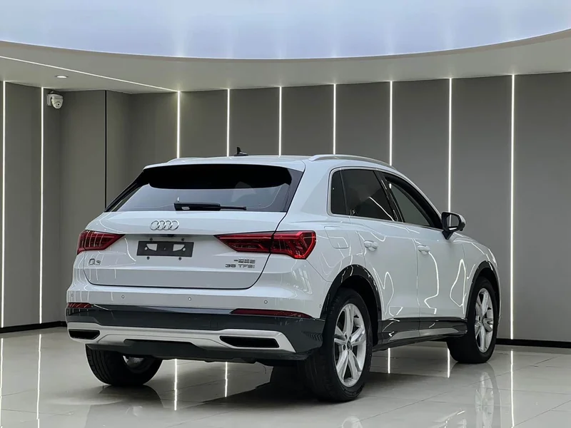 Audi Q3 — фото 16