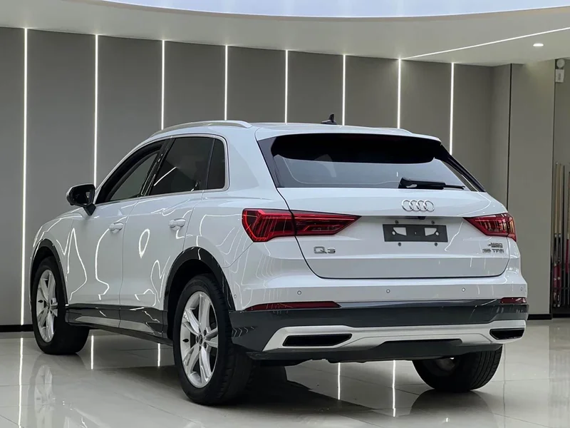 Audi Q3 — фото 18