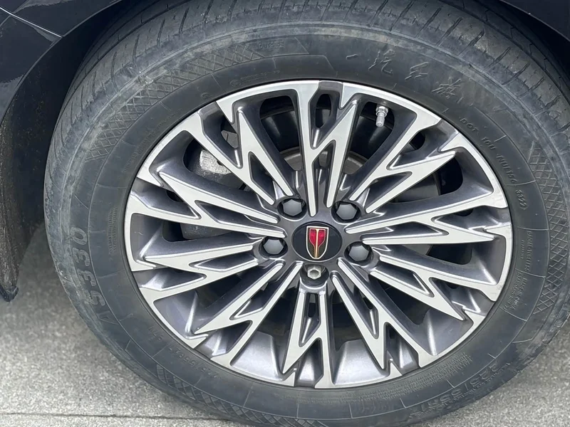 Hongqi H5 — фото 15