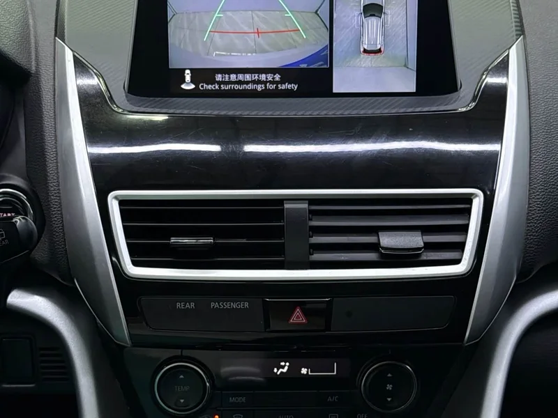 Mitsubishi Eclipse Cross — фото 15
