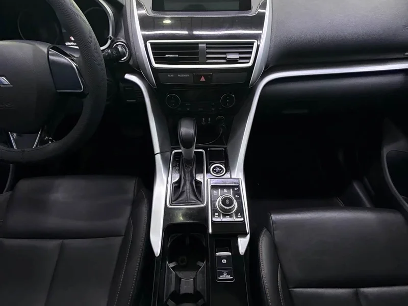 Mitsubishi Eclipse Cross — фото 9
