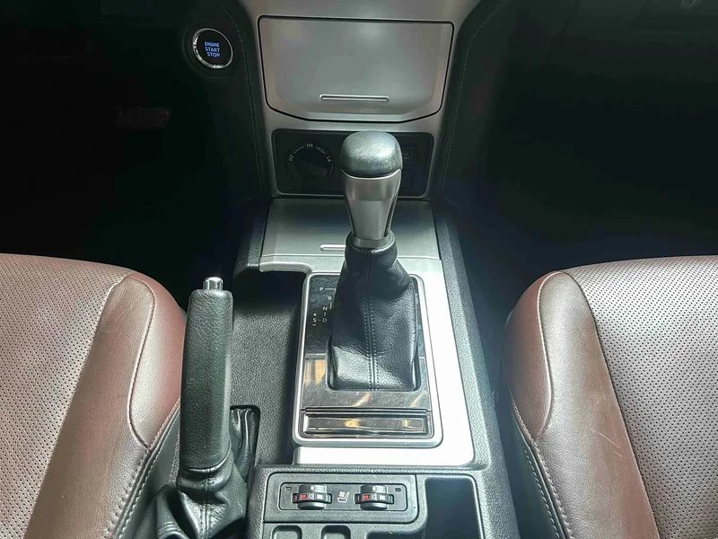 Toyota Prado — фото 10