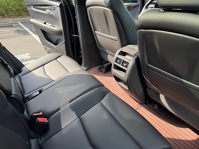 Cadillac XT5 — фото 17