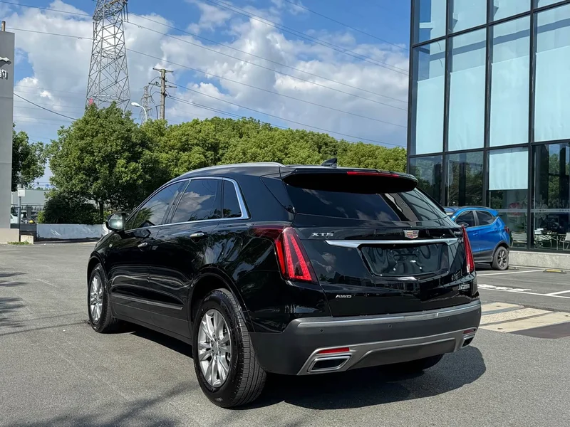 Cadillac XT5 — фото 19