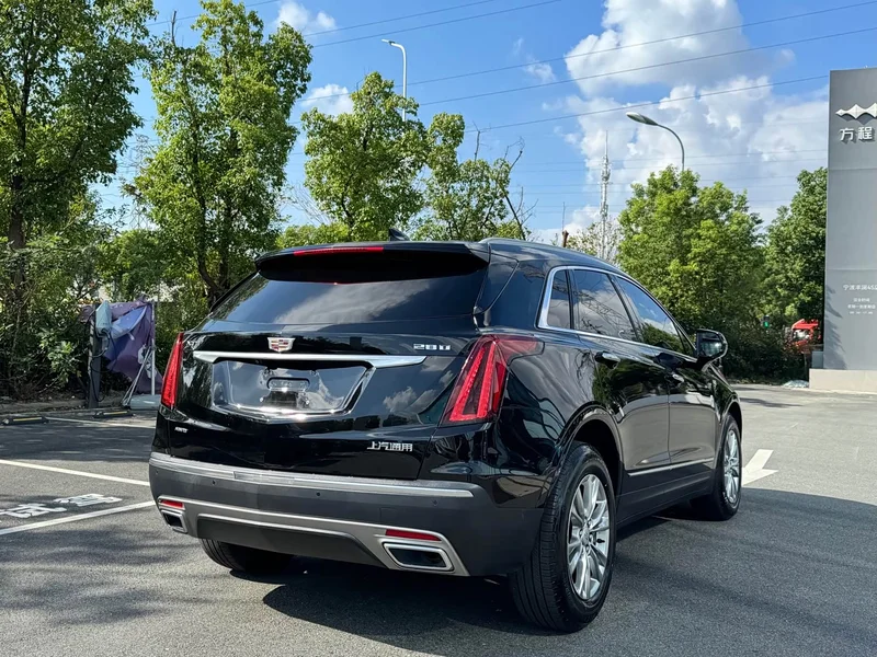 Cadillac XT5 — фото 21