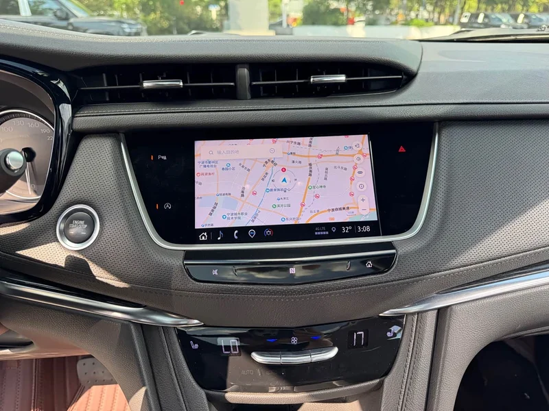 Cadillac XT5 — фото 9