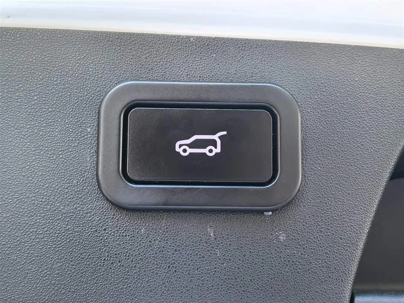 Jaguar E-PACE — фото 23