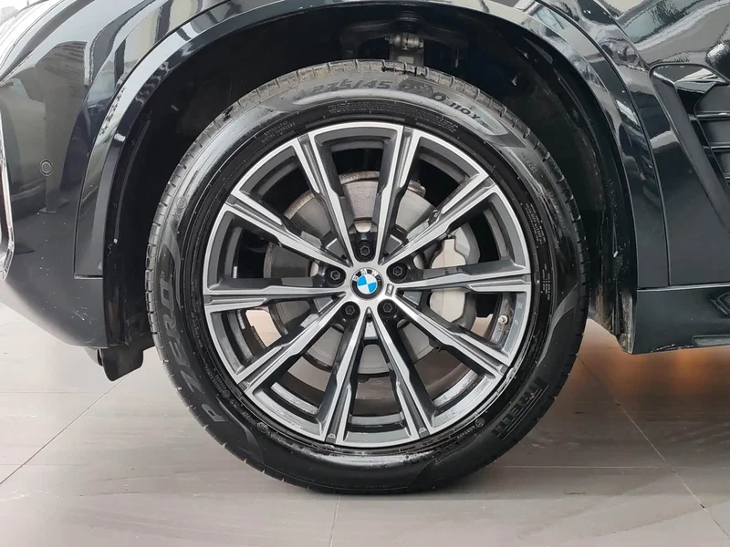 BMW X5 — фото 17