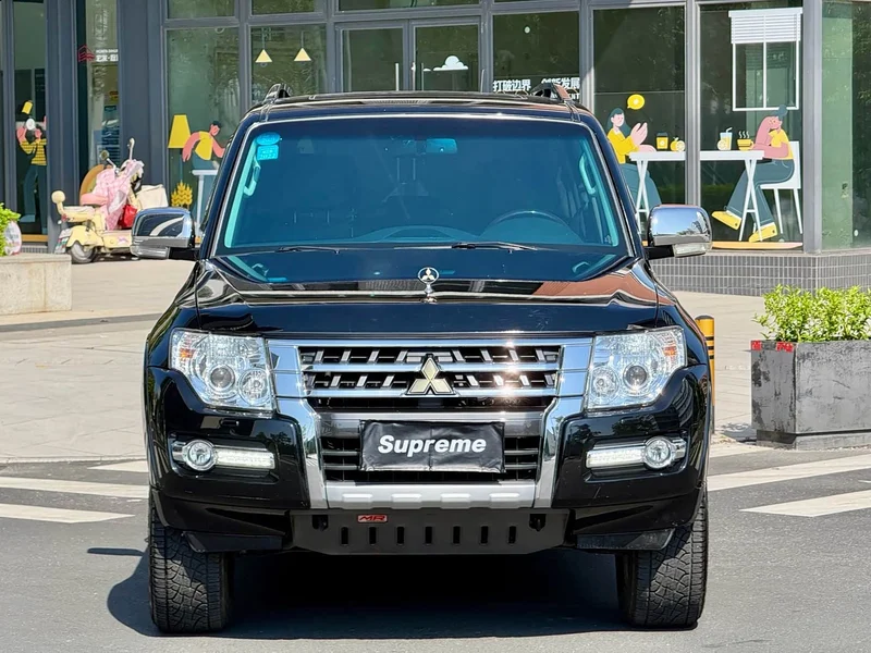 Mitsubishi Pajero (Imported) — фото 2