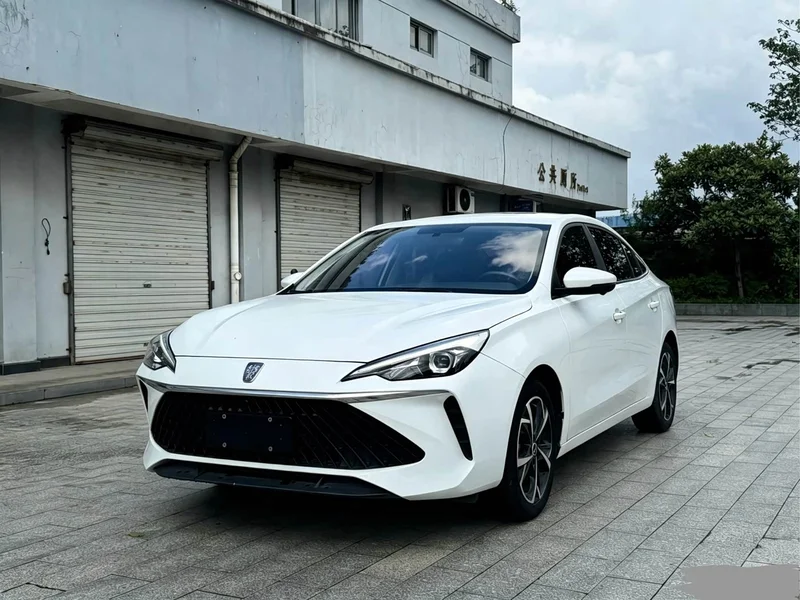 Roewe i5 — фото 1