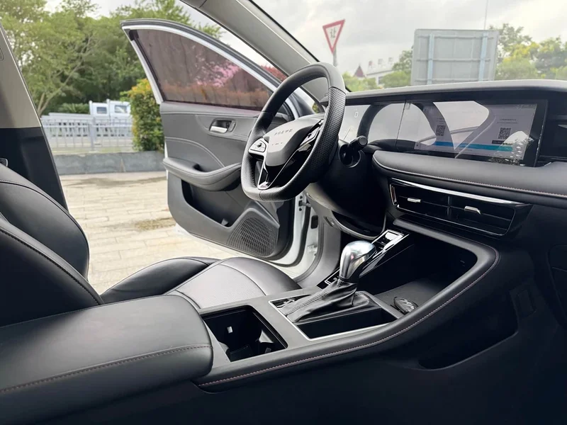 Roewe i5 — фото 10
